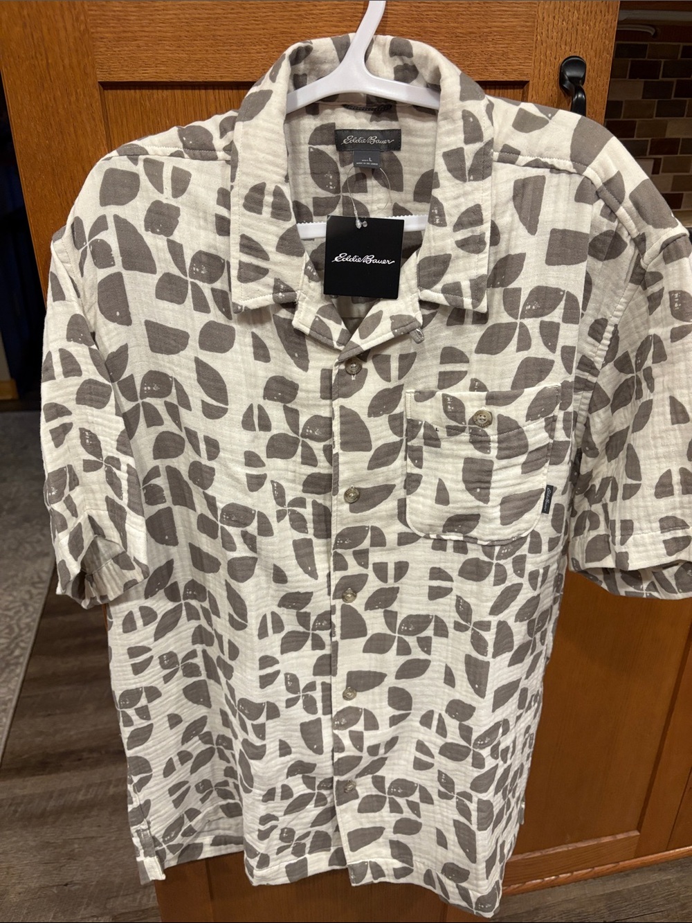 Eddie Bauer Short Sleeve Camp Shirt in Cream and Gray Abstract Print